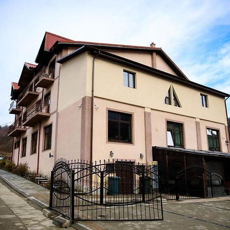 Pensiunea Grande Lepsa Hotel Exterior photo